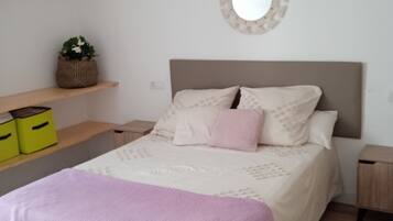 2 bedrooms, WiFi, bed sheets