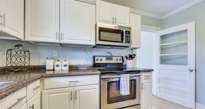 Dtwn St Marys Home Near Waterfront: Pets Welcome!