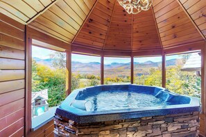 Bañera de hidromasaje interior