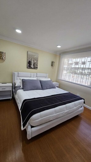1 bedroom, iron/ironing board, WiFi, bed sheets - Chico's Pad: Convenience Meets Tech~1B/B~QB~Alexa (Bogotá)