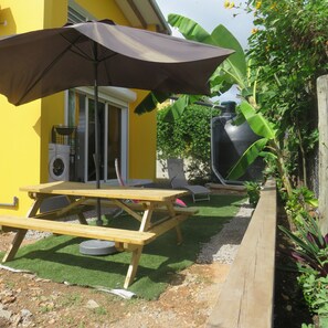 Outdoor dining - Jeune Tournesol (Sainte-Anne)