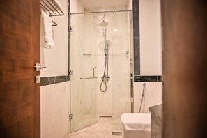Slippers, towels, soap, shampoo - sas blue suites (Jeddah)