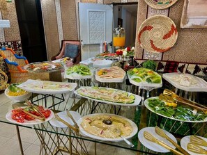 Daily buffet breakfast for a fee