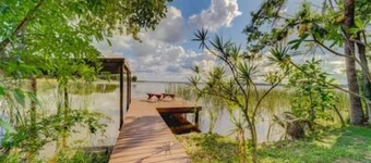 Golfers paradise surrounded by conservation and Lake with pool and Jacuzzi