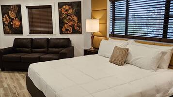 4 Schlafzimmer, Schreibtisch, Bügeleisen/Bügelbrett, Reisekinderbett