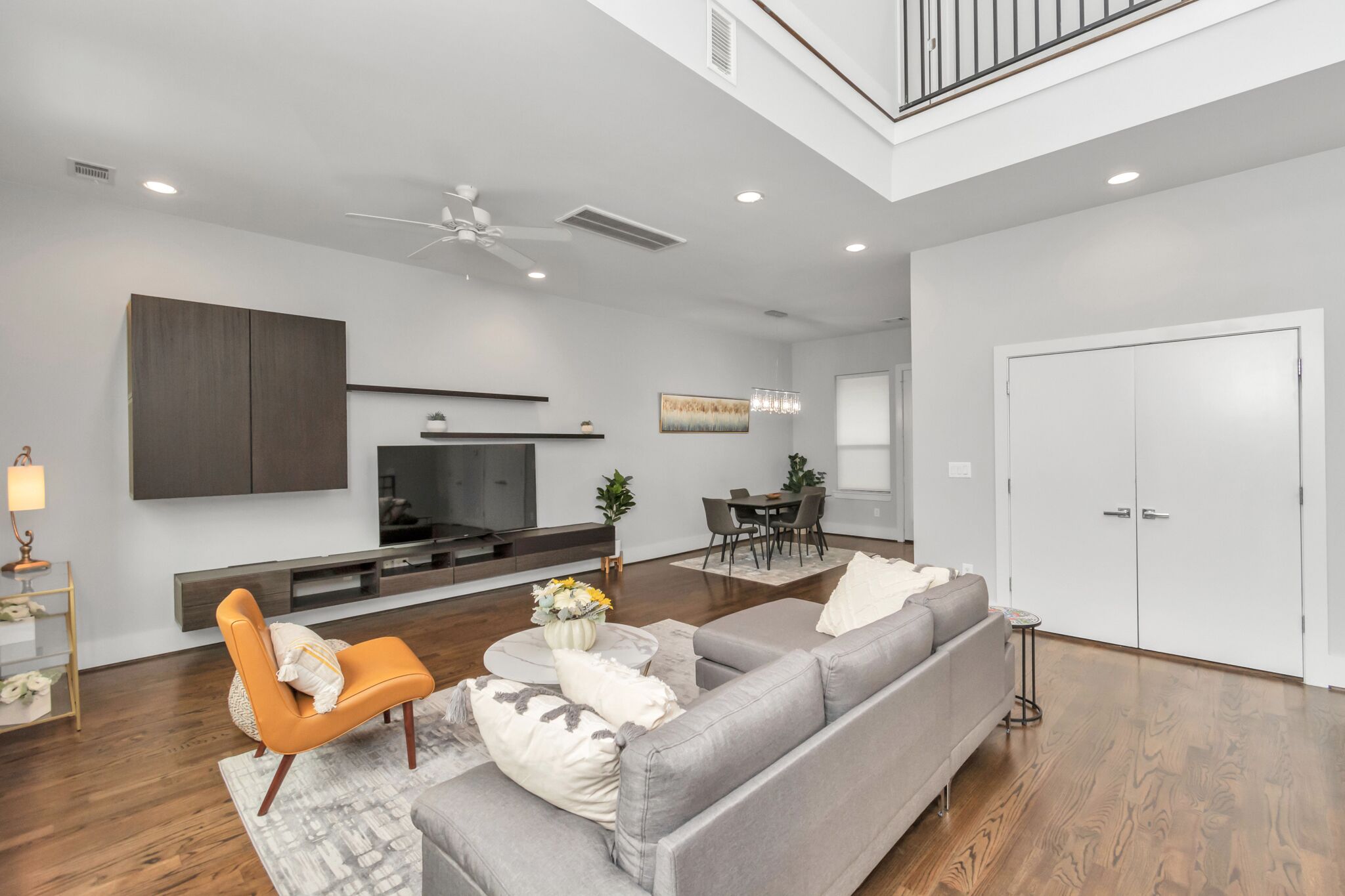 Conveniently located near anywhere you need to be within the city of Houston