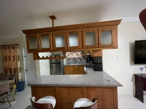 Leilighet, 2 soverom, terrasse | Oppholdsområde