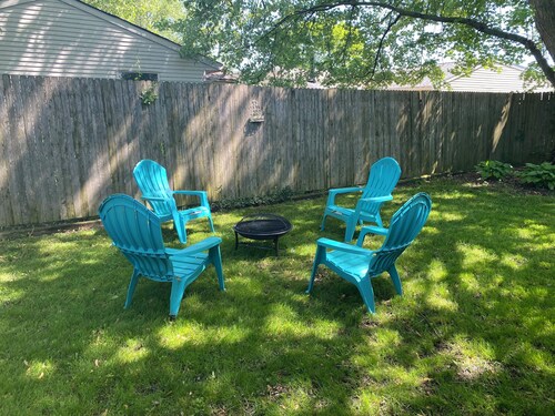 Oasis on Empire near Buckeye Lake!