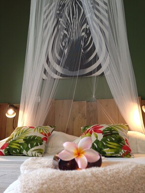 2 bedrooms, desk, iron/ironing board, WiFi - Villa la Désirade 50 metres from the beach and lagoon of Saint François (Saint François)