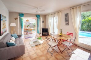 Living area - Villa la Désirade 50 metres from the beach and lagoon of Saint François (Saint François)