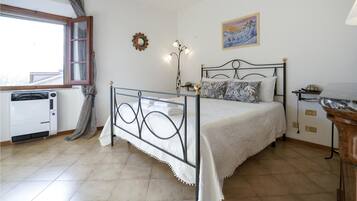 2 Schlafzimmer, Reisekinderbett, kostenloses WLAN, Bettwäsche