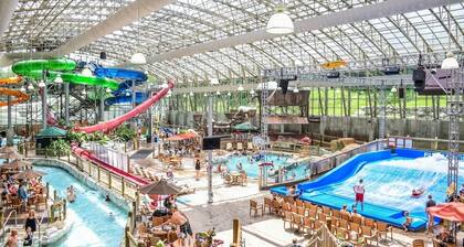 SnowDream Chalet - 4 miles from Jay Peak!