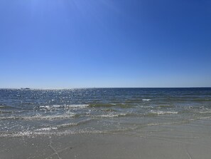 Liegestühle, Strandtücher