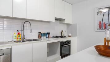 Deluxe Apartment | 3 bedrooms, desk, iron/ironing board, free WiFi