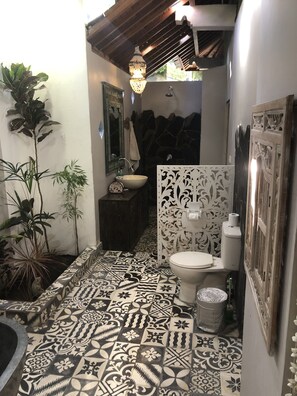 Dusche, Handtücher, Seife, Toilettenpapier