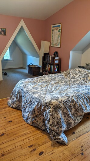 3 عدّة غرف نوم وواي فاي وملاءات أسرّة