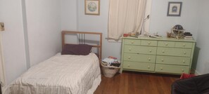 3 عدّة غرف نوم وواي فاي وملاءات أسرّة