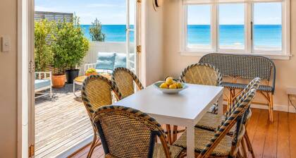 Beachfront Bliss - Onetangi Beachfront Cottage