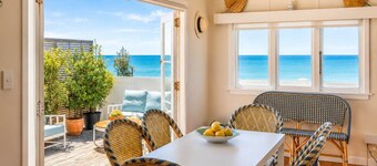 Beachfront Bliss - Onetangi Beachfront Cottage