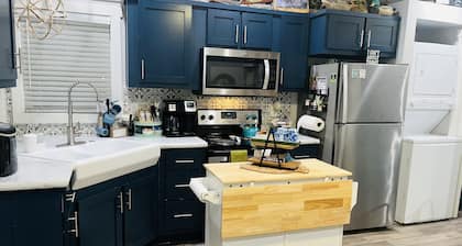 Spacious tiny home in community on Lake Fork w/ shared private boat ramp!