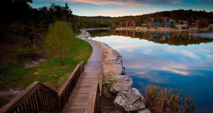 Near Silver Dollar City! Spacious Family-sized Rental