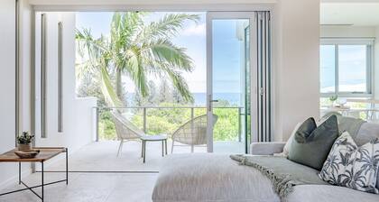 The Platinum 3BR Luxe Residence in Sunshine Beach