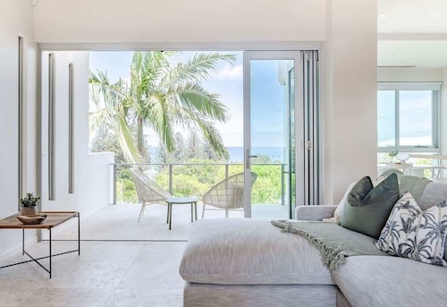 The Platinum 3BR Luxe Residence in Sunshine Beach