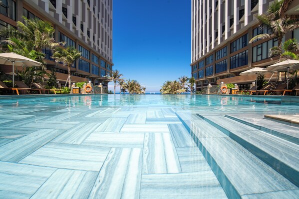 Poolside bar - Apec Mandala de Suite Mui Ne (Phan Thiet)