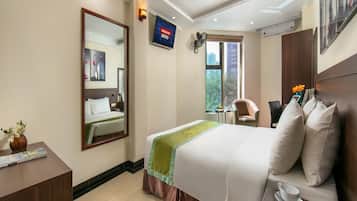 Standard Double Room | Minibar, desk, blackout drapes, soundproofing