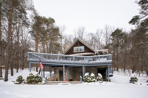 Cozy Paradise Home In The Woods!