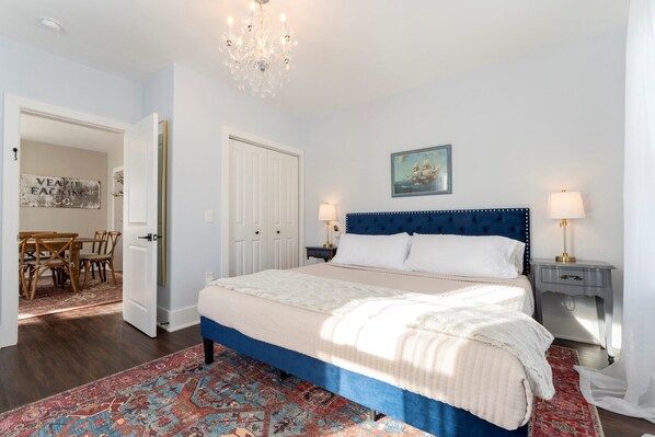 5 bedrooms, desk, iron/ironing board, travel cot