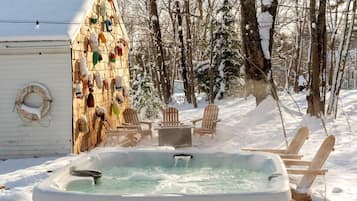 Tina de hidromasaje al aire libre