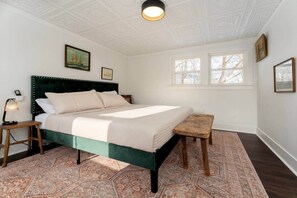 5 makuuhuonetta, silitysrauta/-lauta, ilmainen Wi-Fi, vuodevaatteet