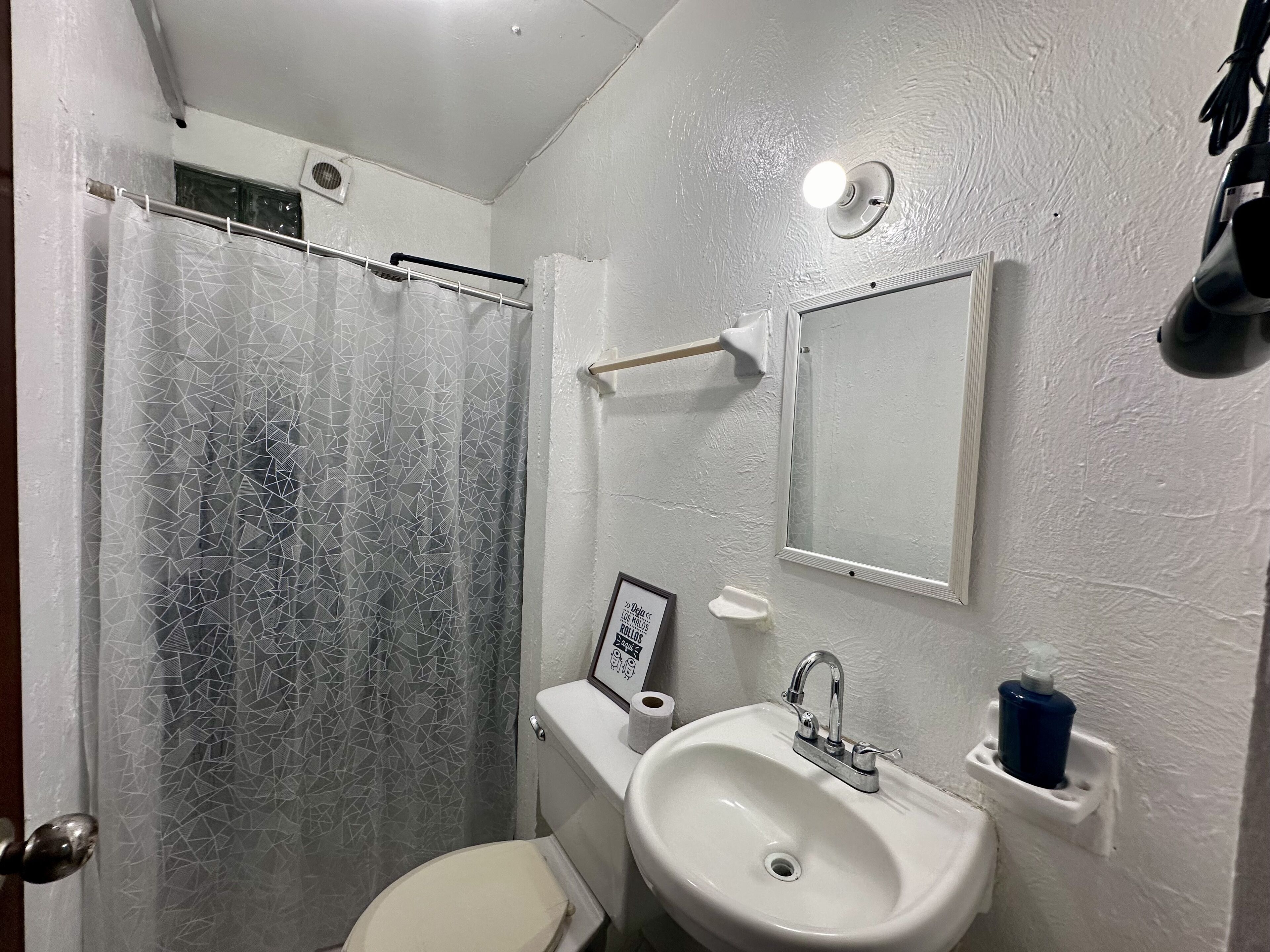 Foto - Suites Brisa Marina - atrás de Playa Regatas y el Malecón, 6 calles del Acuario