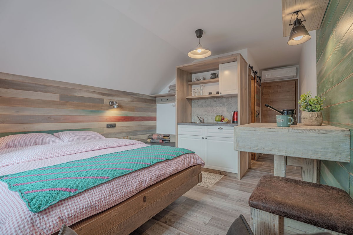 Standard Studio (Lukčeva domačija studio Meta) | 4 bedrooms, free WiFi, bed sheets