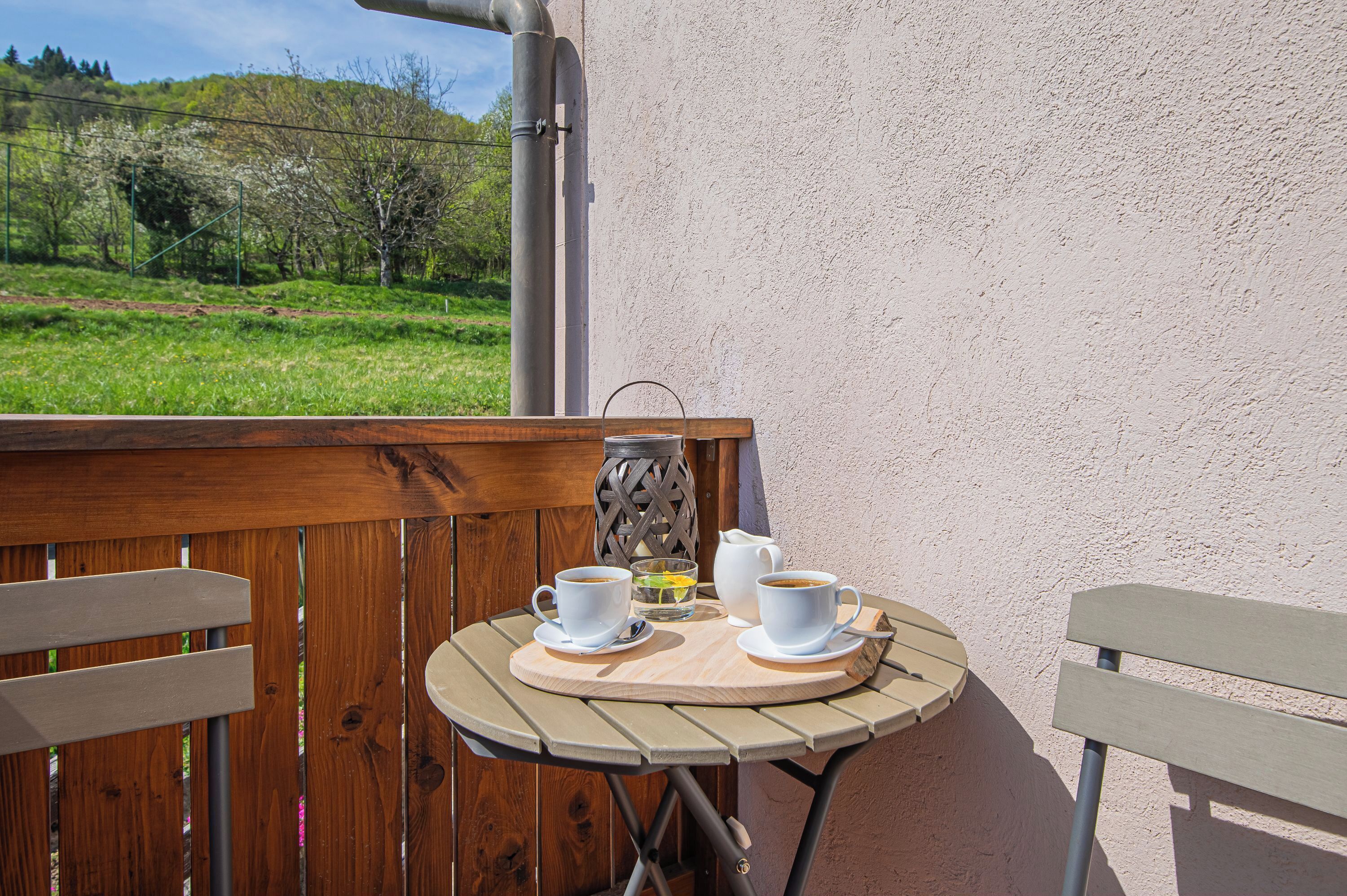 Family House, Multiple Bedrooms, 2 Bathrooms (Fun & Games Homestead Lukec) | Outdoor dining
