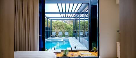 4 habitaciones, tabla de planchar con plancha, cuna de viaje y wifi