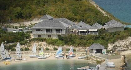 Vashay’s vacation pad/beauty in the sun