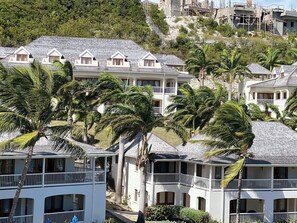 Exterior - Vashay’s vacation pad/beauty in the sun  (Willikies)