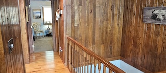 Serene Luxury on Lake Santeetlah: 4BR/4.5BA Mountain Home. Grills & Kayaks!