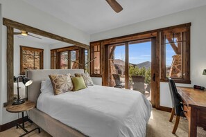 4 habitaciones, escritorio, tabla de planchar con plancha y wifi