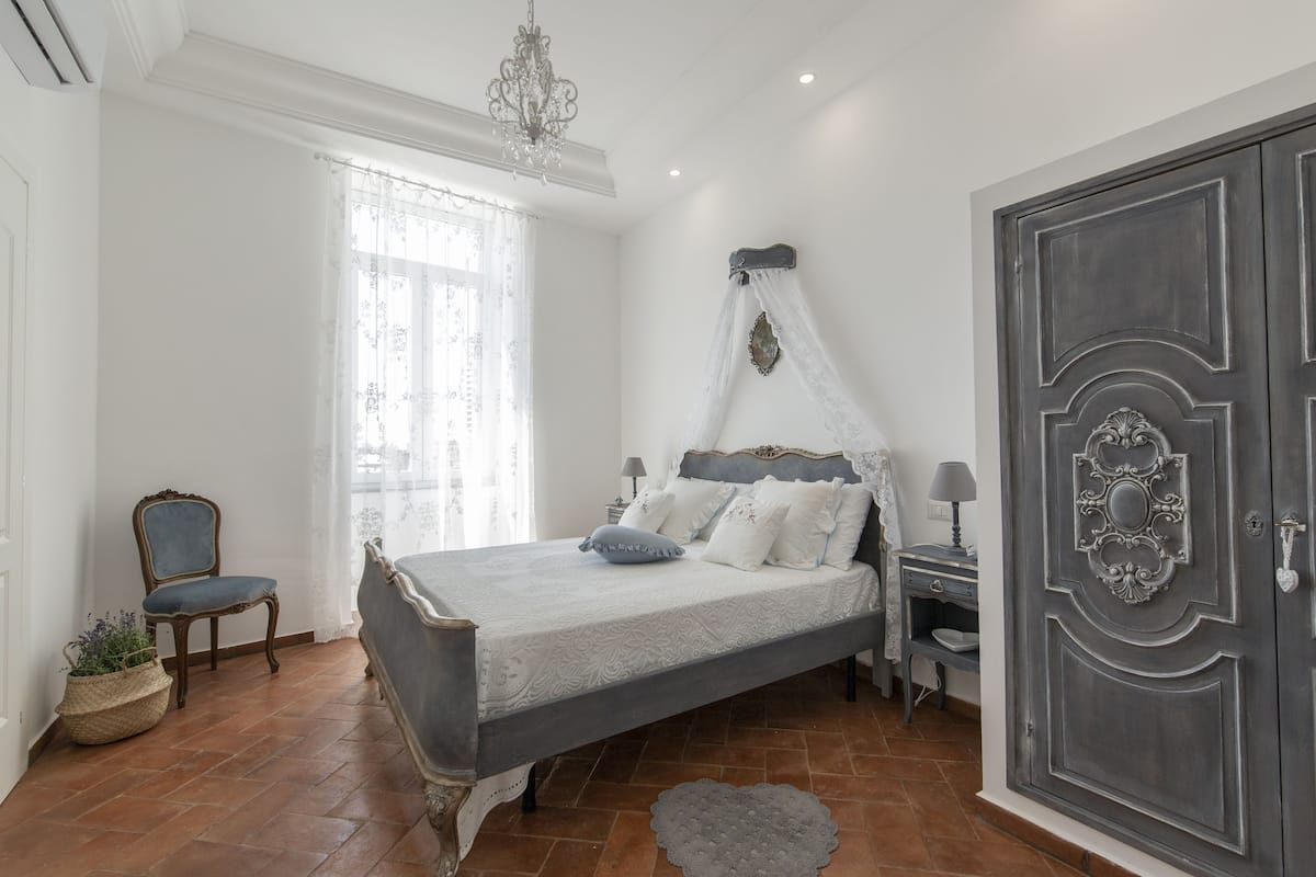 Doppia Luxury, 1 letto matrimoniale, bagno privato | 1 camera, copriletto in piuma, minibar, tende oscuranti