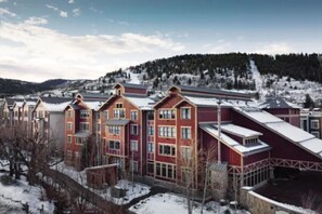 Exterior - Marriott Summit Watch,
Ski Bridge to Ski Lift,
Downtown Park City. (Park City)