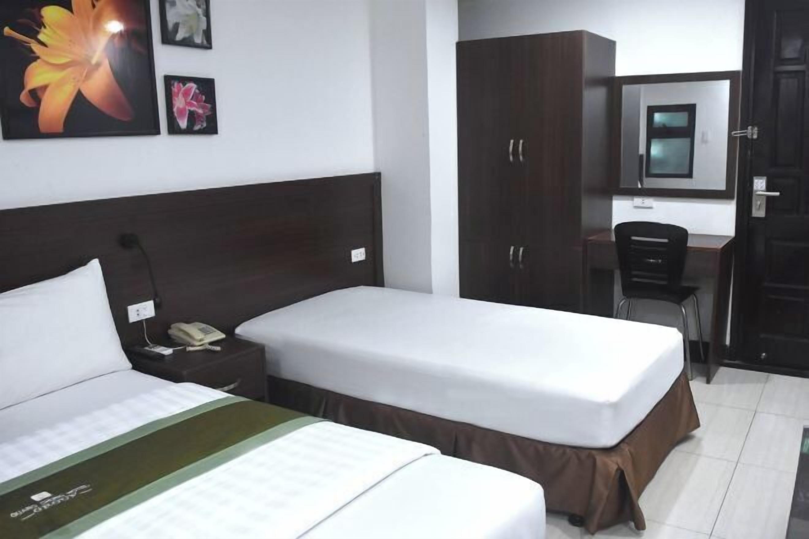 Minibar, skrivebord, blendingsgardiner og lydisolert