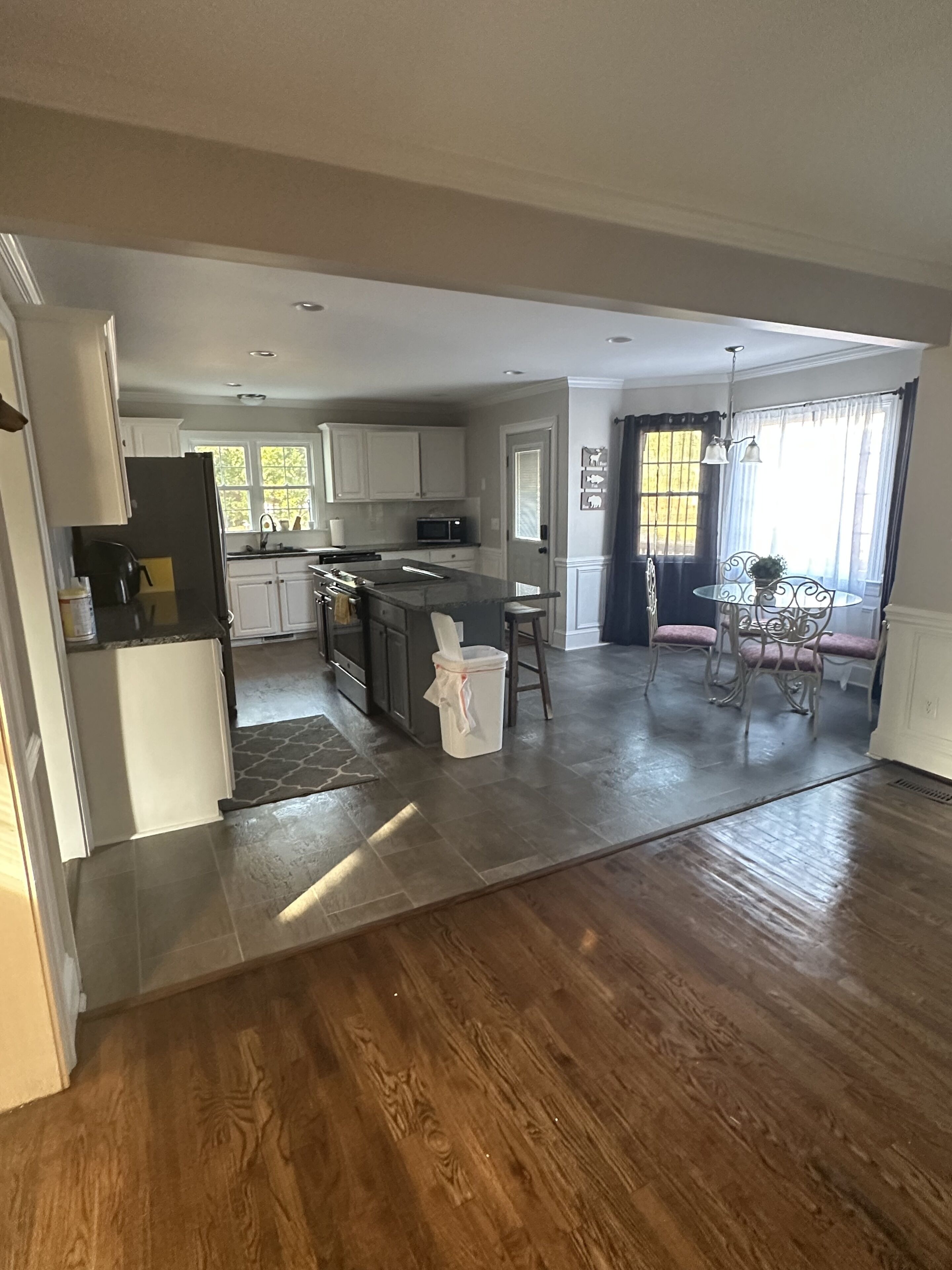 Microondas, horno, parrilla de estufa y lavavajillas 