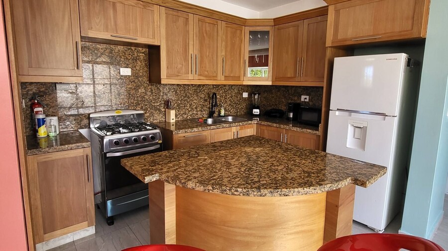 New and Modern 2 Bedroom Apt 5a