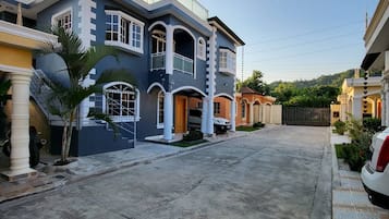 Apartment, 2 Bedrooms, Patio | Parking | Self parking