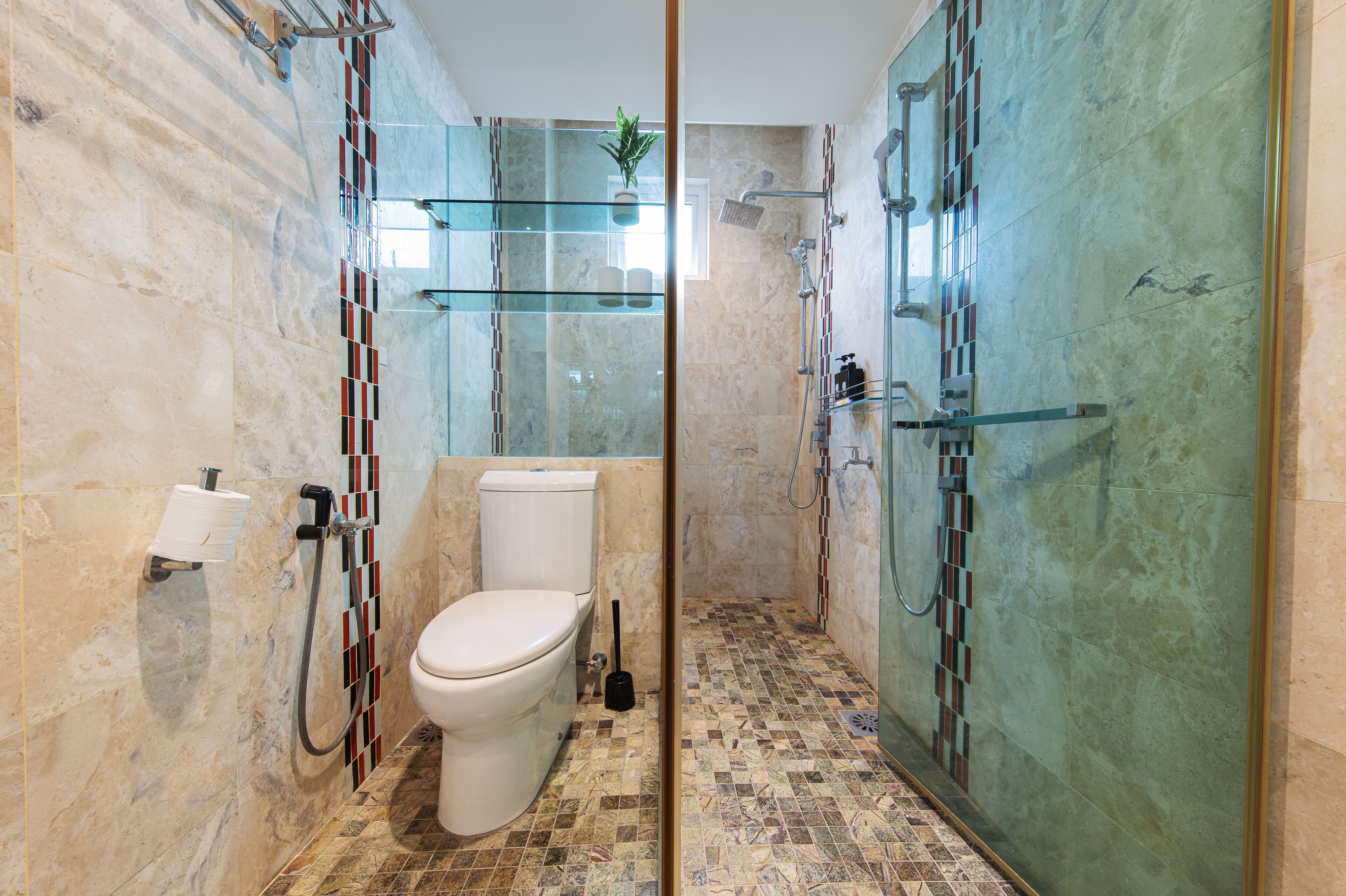 Luxury Villa | Bathroom | Shower, rainfall showerhead, free toiletries, hair dryer