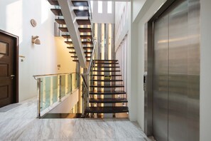 Villa de lujo | 13 habitaciones, cortinas blackout, wifi gratis y ropa de cama 