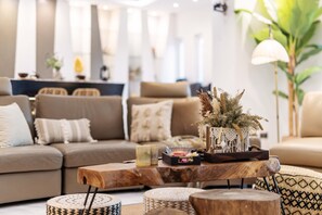 Villa de lujo | 13 habitaciones, cortinas blackout, wifi gratis y ropa de cama 